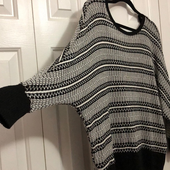 Sweater - Picture 2 of 6